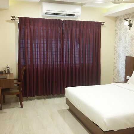 קולורו Hotel Mahalakshmi Residency מראה חיצוני תמונה