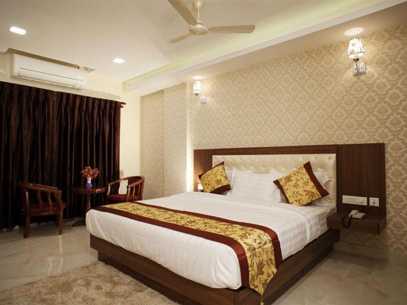 קולורו Hotel Mahalakshmi Residency מראה חיצוני תמונה