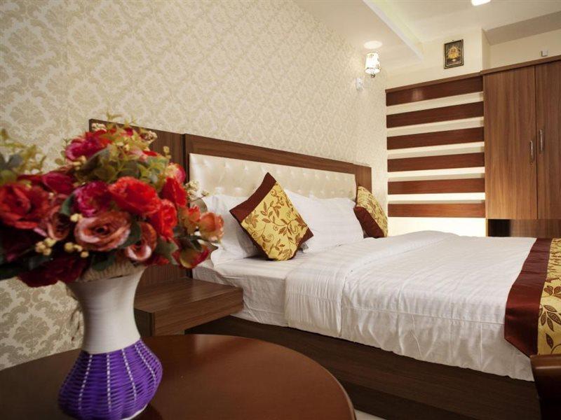 קולורו Hotel Mahalakshmi Residency מראה חיצוני תמונה
