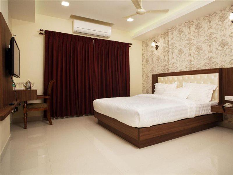 קולורו Hotel Mahalakshmi Residency מראה חיצוני תמונה