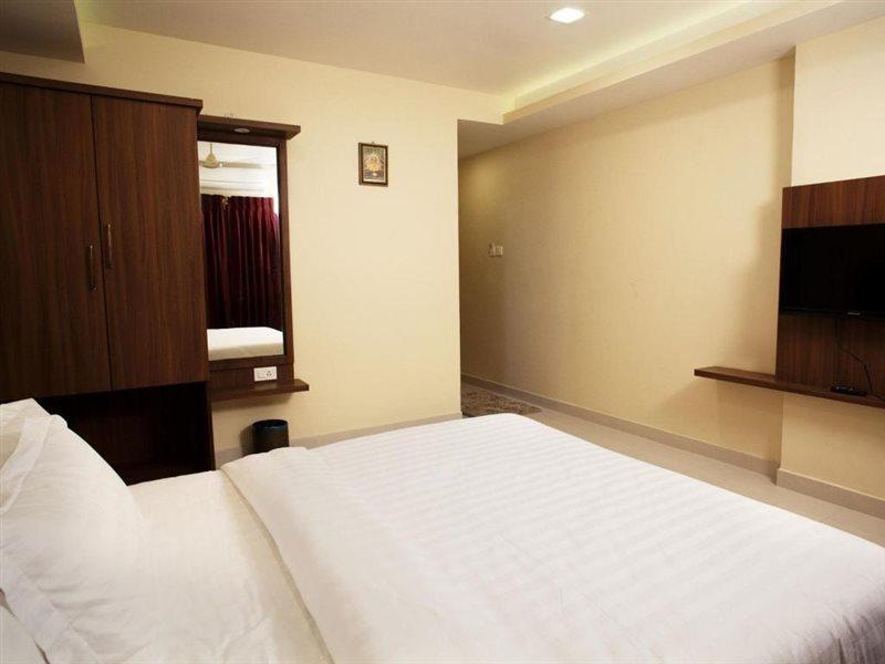 קולורו Hotel Mahalakshmi Residency מראה חיצוני תמונה