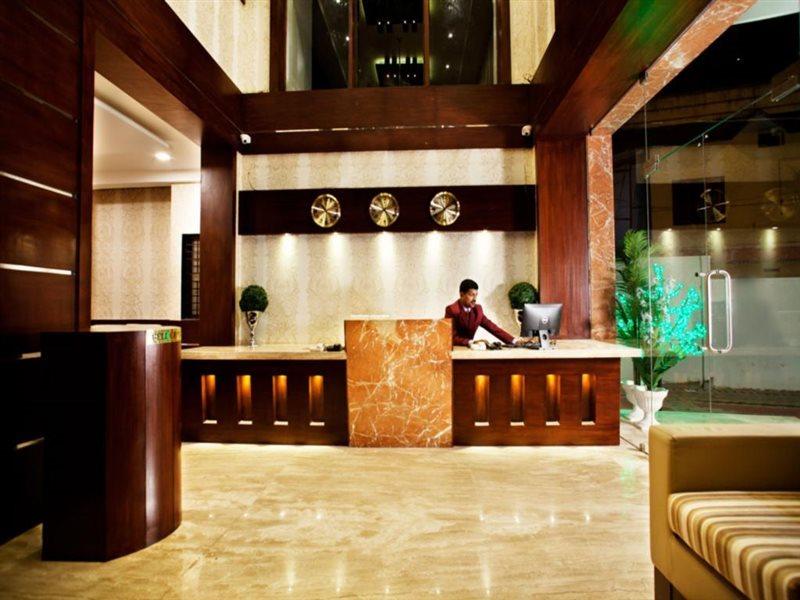 קולורו Hotel Mahalakshmi Residency מראה חיצוני תמונה