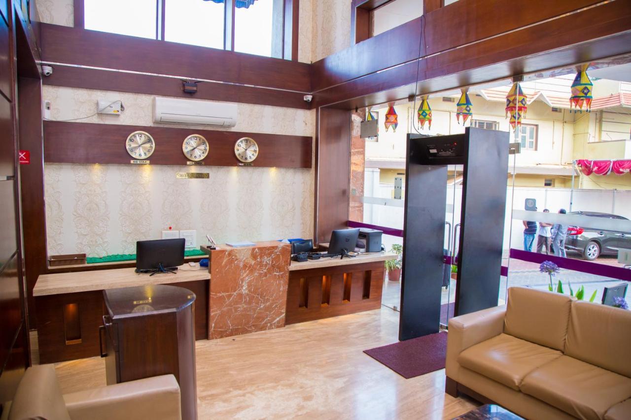 קולורו Hotel Mahalakshmi Residency מראה חיצוני תמונה